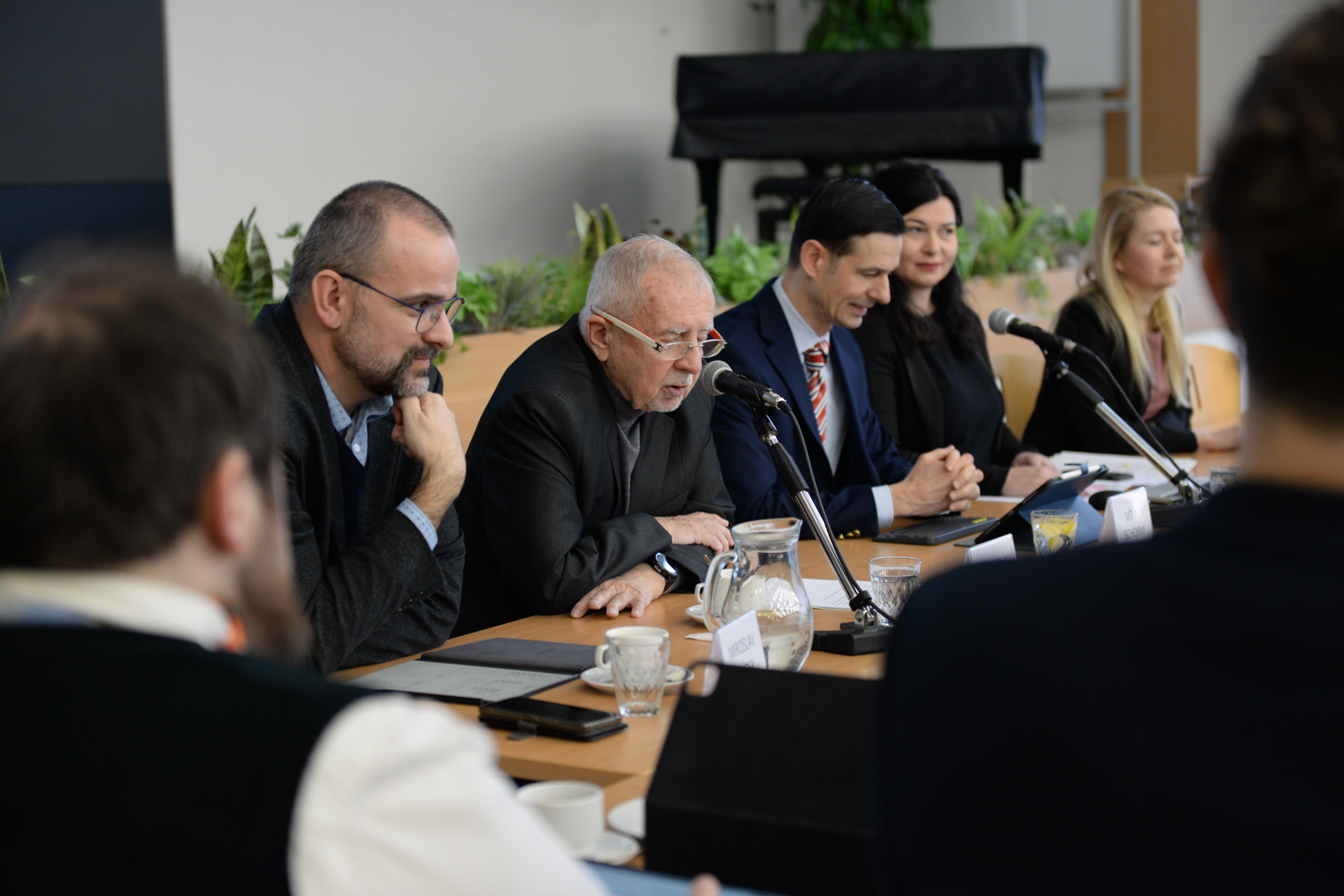 Zasedání Poradního orgánu ombudsmana, hovoří ombudsman Stanislav Křeček